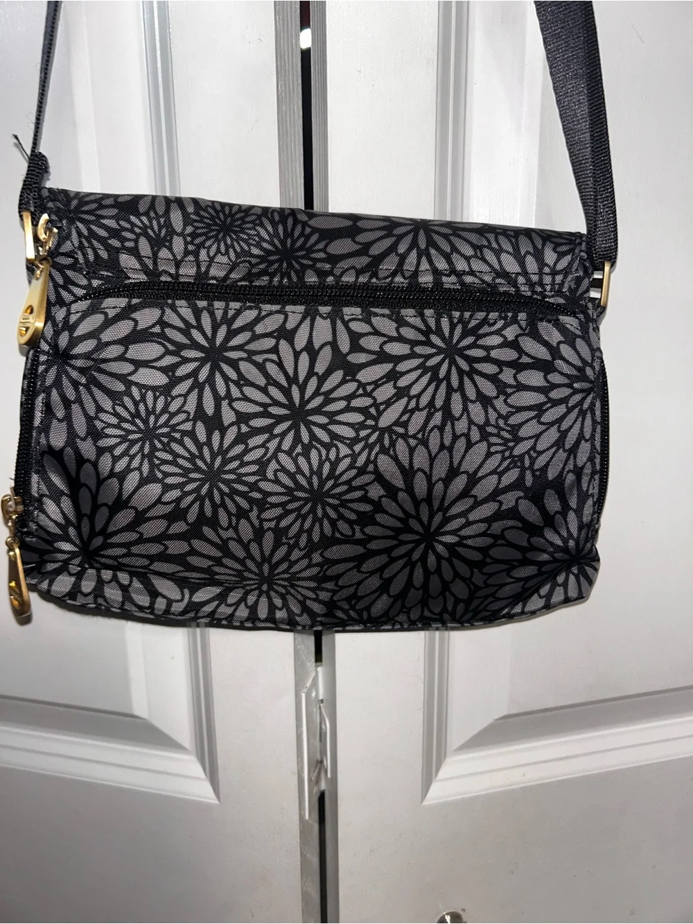 Baggallini Black Floral Crossbody with Gold Turn-Lock
